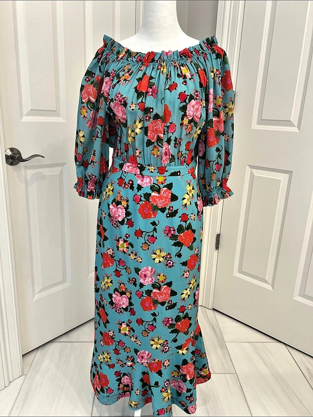 Saloni Floral Maxi Dress in Blue Size 4 Like New